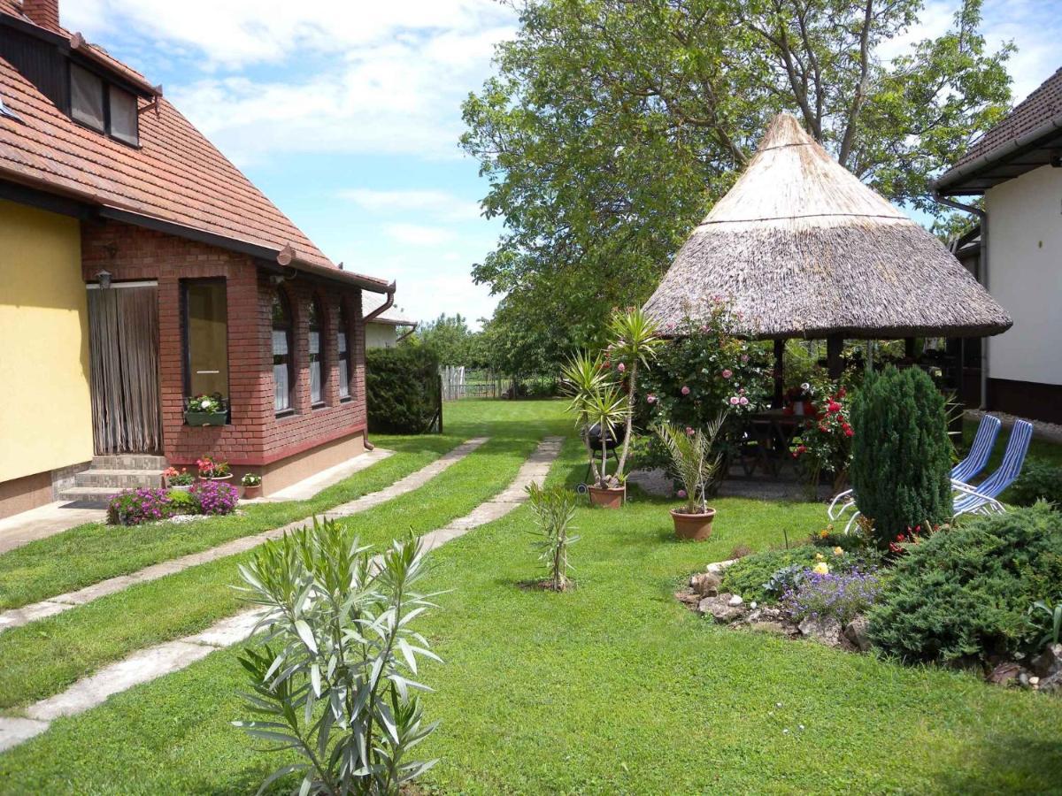 Apartment Balatonbereny 4 エクステリア 写真