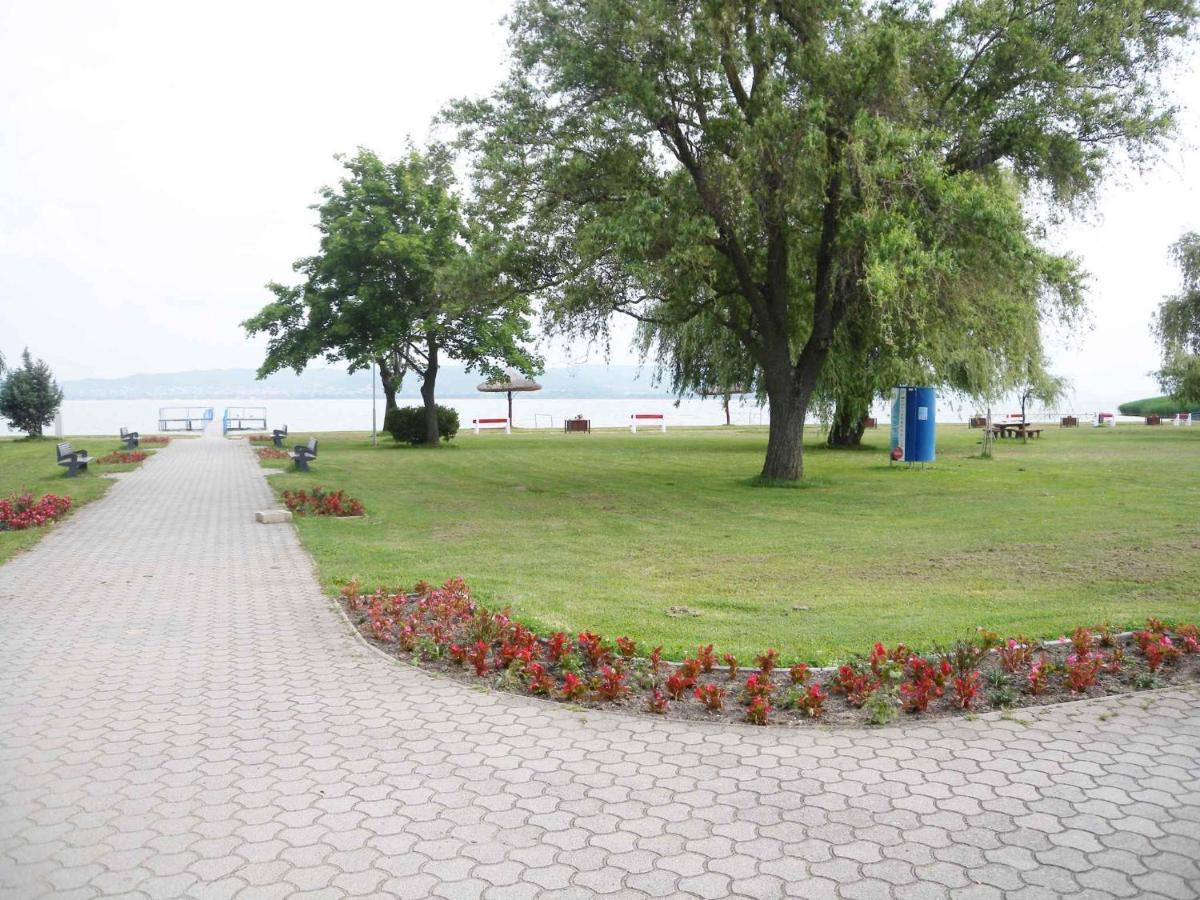 Apartment Balatonbereny 4 エクステリア 写真